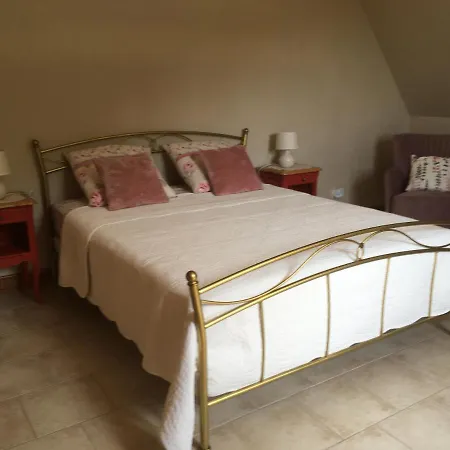 לינה וארוחת בוקר Chez Bernadette Et Victor 3*