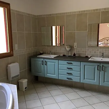 Chez Bernadette Et Victor לינה וארוחת בוקר