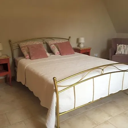 לינה וארוחת בוקר Chez Bernadette Et Victor