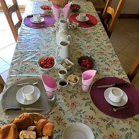לינה וארוחת בוקר Chez Bernadette Et Victor