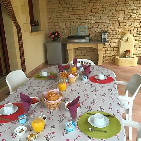 לינה וארוחת בוקר Chez Bernadette Et Victor 3*