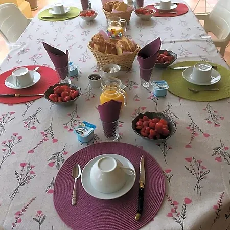 Chez Bernadette Et Victor לינה וארוחת בוקר ויטראק